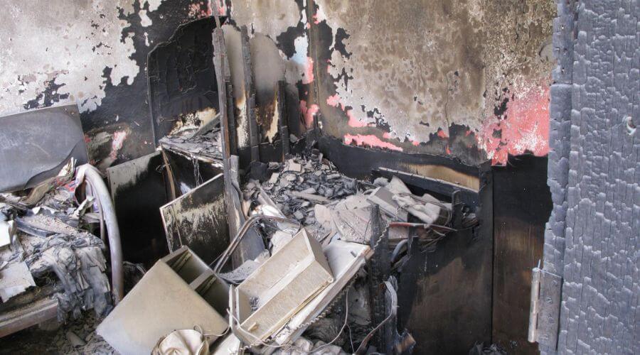 Why choose AquaNest Crew for water damage restoration in Vista